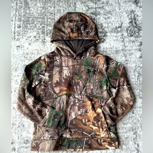 Under Armour camo hoodie - size youth small